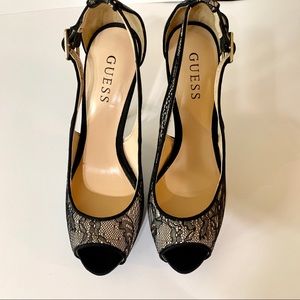 ✨GUESS Platform Pumps ✨